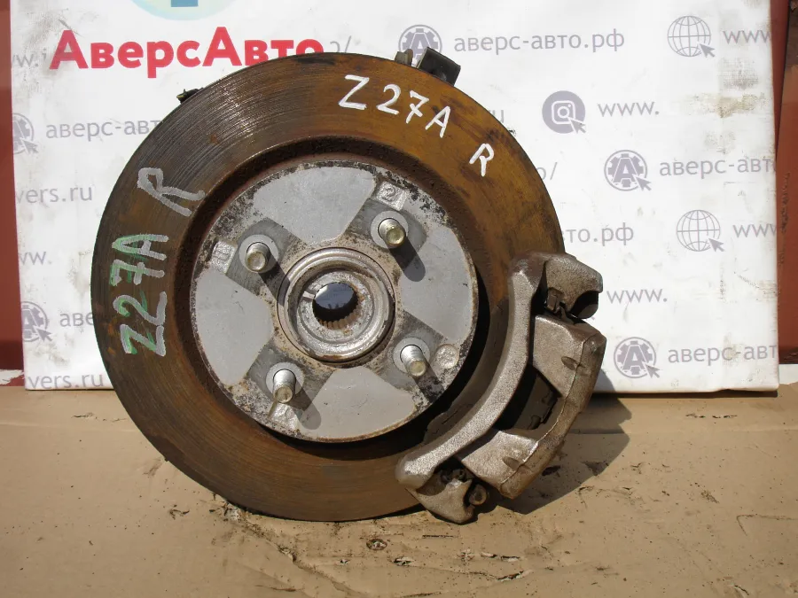 Ступица передняя правая Mitsubishi Colt Z27A