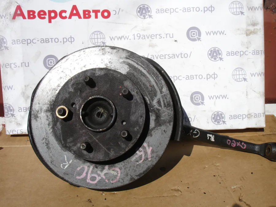 Ступица передняя правая, левая Toyota Mark II GX90