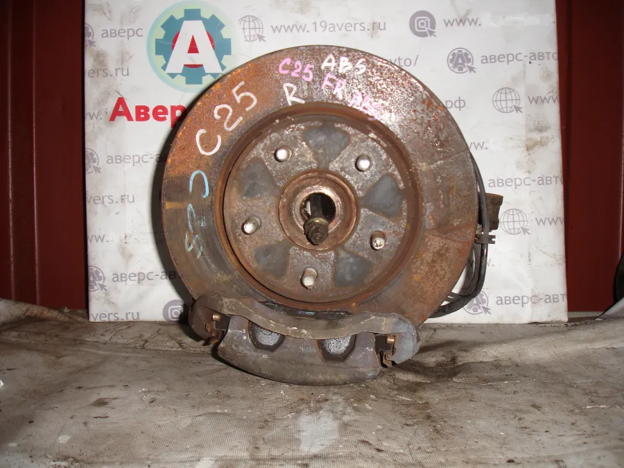 Ступица передняя правая, левая Nissan Serena C25