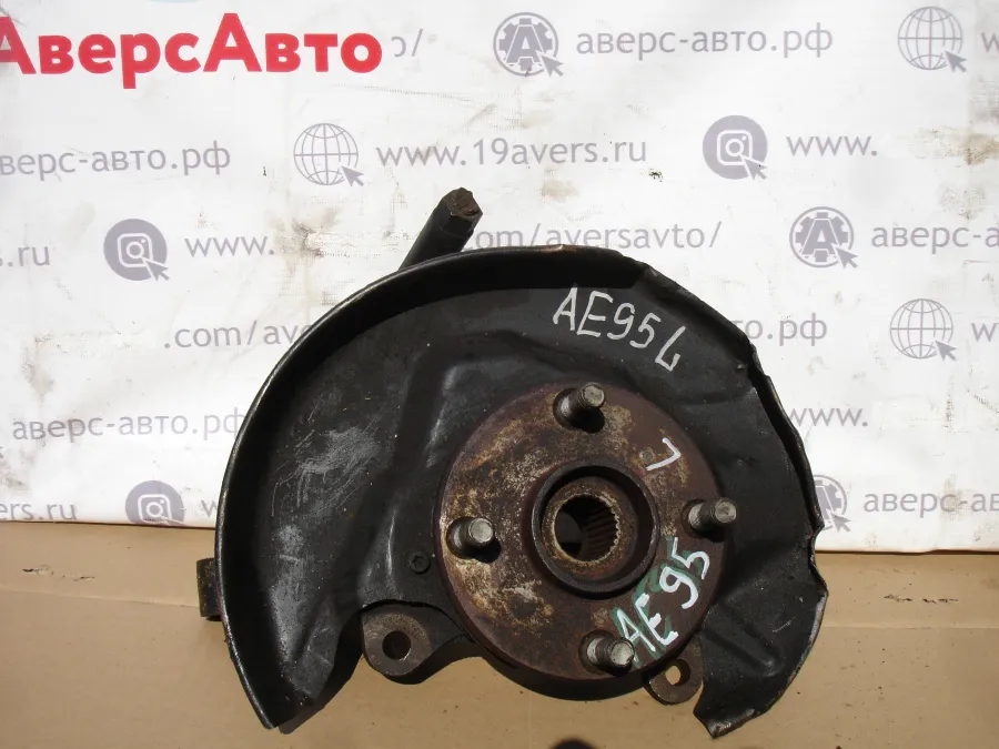 Ступица передняя левая Toyota Sprinter AE95