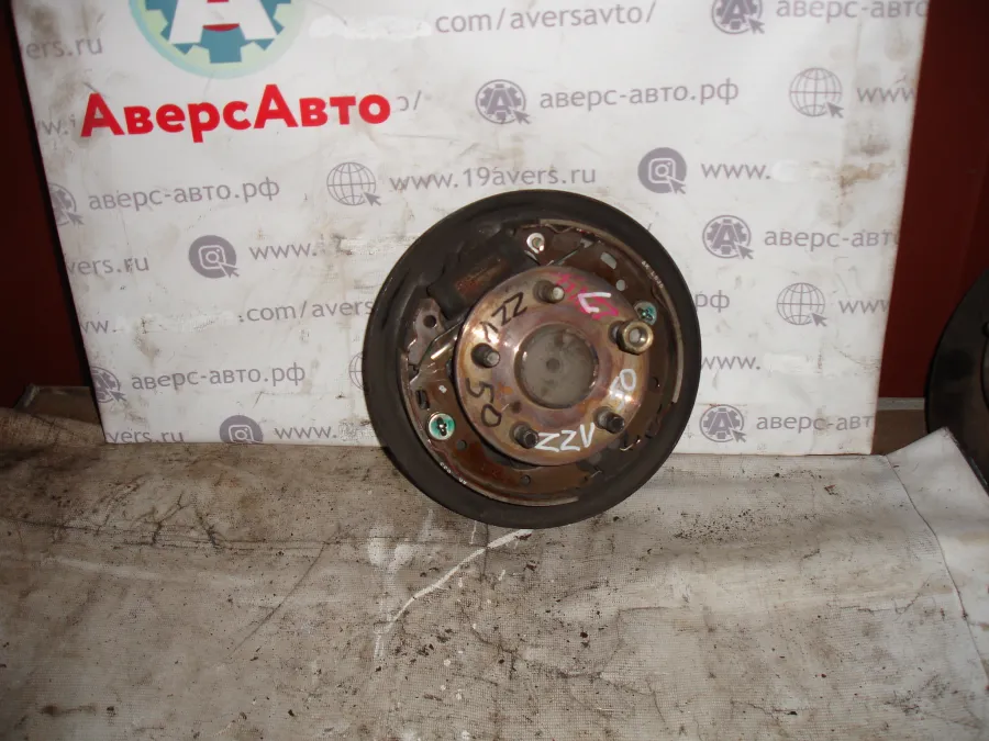 Ступица задняя левая Toyota Vista ZZV50