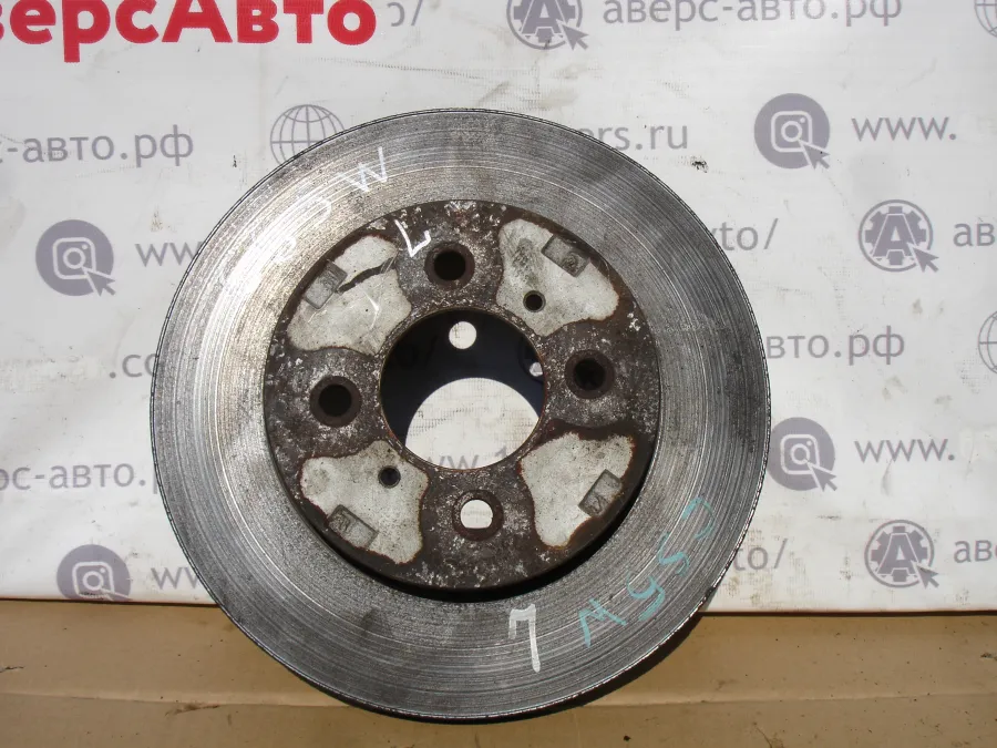 Ступица диск тормозной передний левый Mitsubishi Lancer CS5W