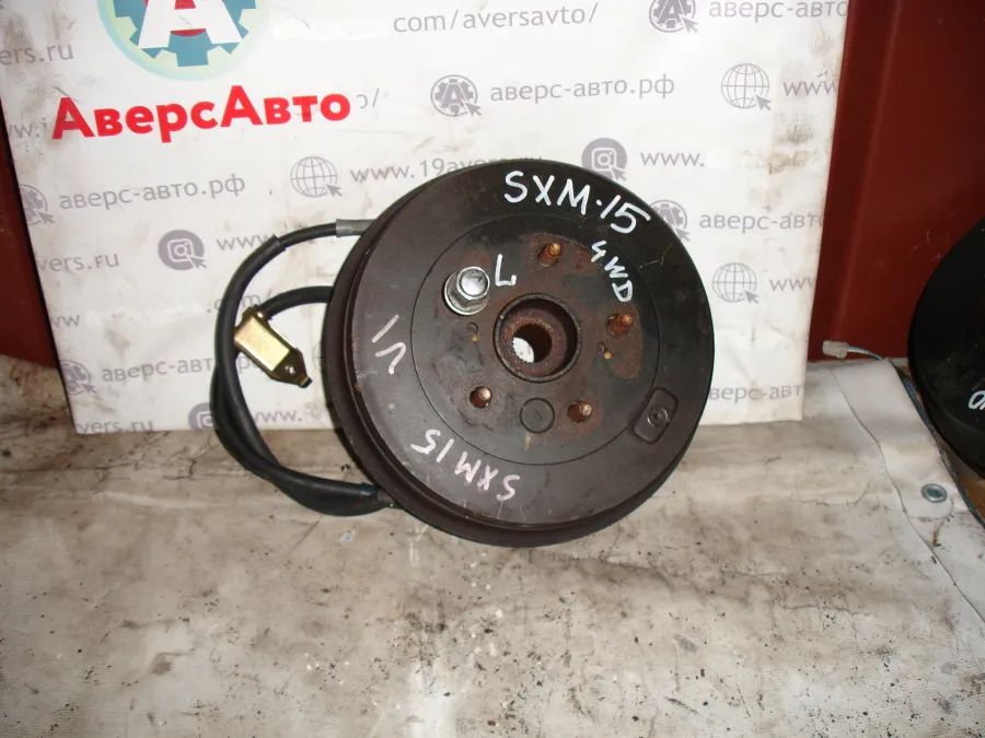 Ступица задняя левая Toyota Ipsum SXM15