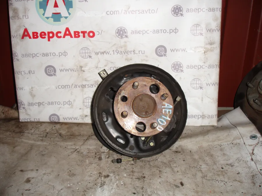 Ступица задняя левая, правая Toyota Corolla AE100