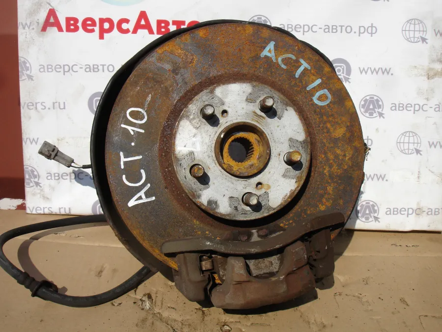 Ступица передняя левая, правая Toyota OPA ZCT10