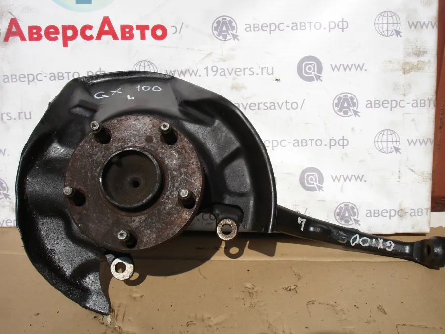 Ступица передняя правая, левая Toyota Mark II GX100
