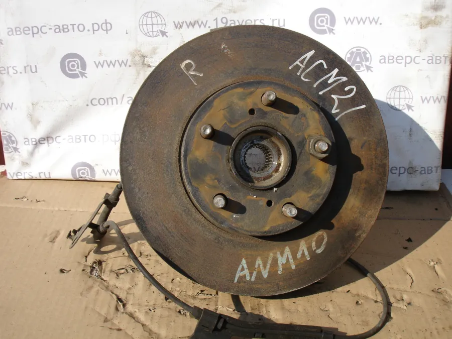 Ступица передняя правая Toyota Isis ANM10G