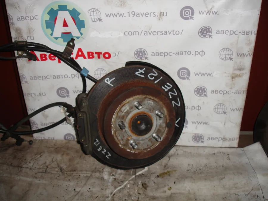 Ступица задняя левая, правая Toyota Will VS ZZE127