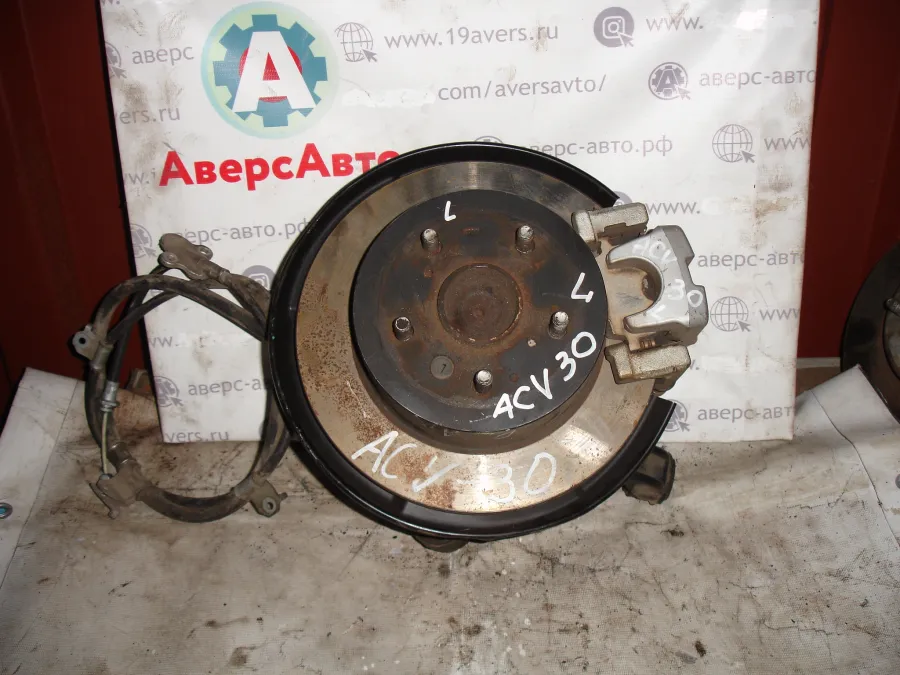Ступица задняя левая Toyota Camry ACV30