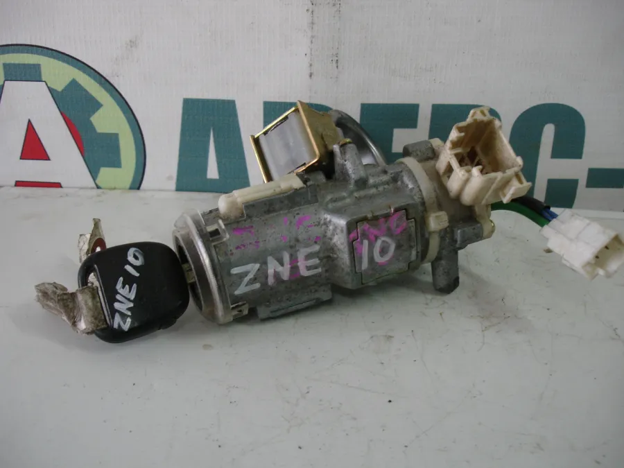 Замок зажигания Toyota WISH ZNE10G