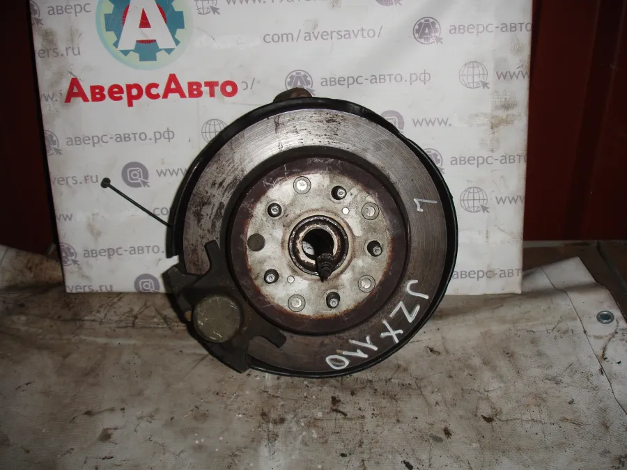 Ступица передняя правая, левая Toyota Mark II JZX110