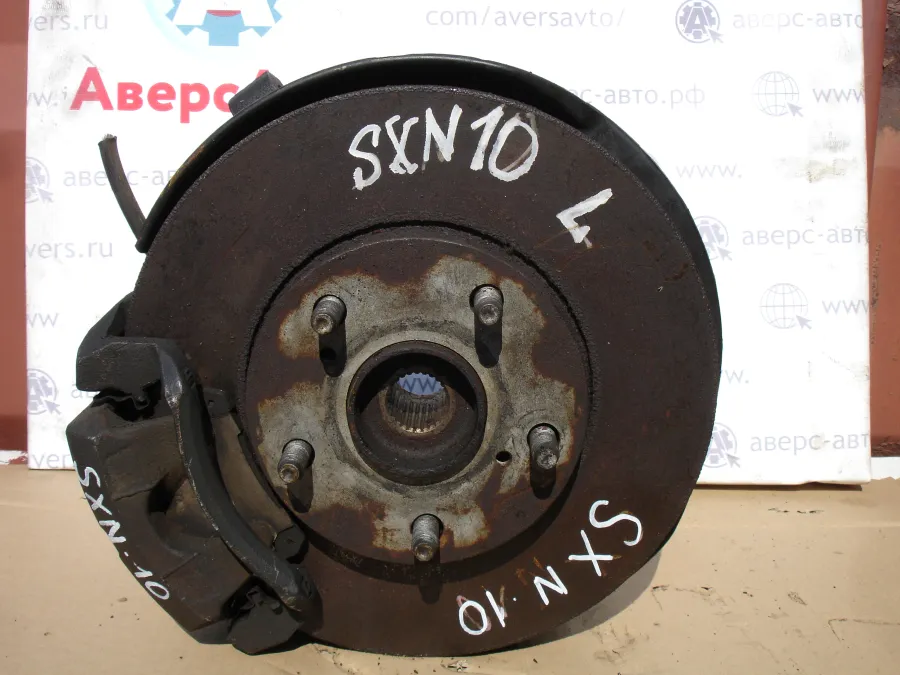 Ступица передняя левая, правая Toyota Nadia SXN10