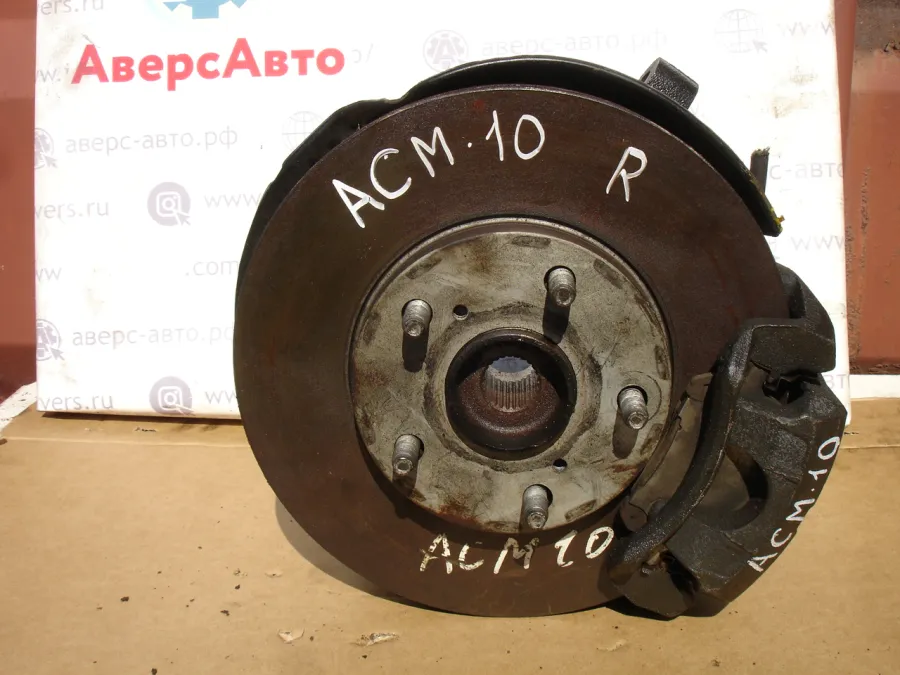 Ступица передняя правая Toyota Gaia ACM10