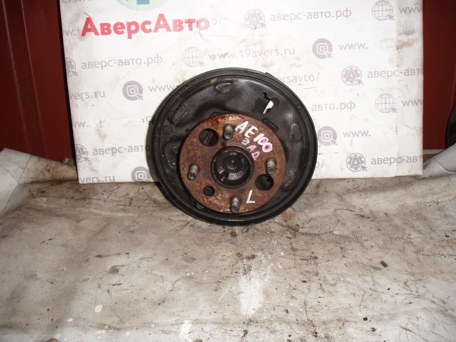Ступица задняя левая, правая Toyota Corolla AE100